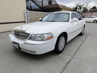 2003 Lincoln Town Car 1LNHM81W33Y645624 2003 Lincoln Town Car