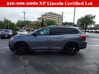 2017 Nissan Pathfinder Platinum 5N1DR2MN6HC696989 2017 Nissan Pathfinder Platinum