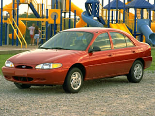 1999 Ford Escort SE 1FAFP13P2XW128497 1999 Ford Escort SE