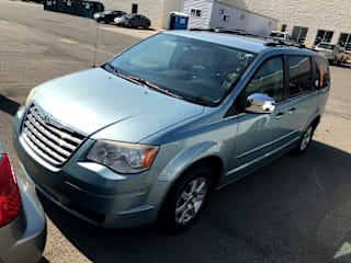 2010 Chrysler Town and Country Touring Plus 2A4RR8D16AR397942 2010 Chrysler Town and Country Touring Plus