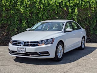 2018 Volkswagen Passat 2.0T S 1VWAA7A31JC001383 2018 Volkswagen Passat 2.0T S