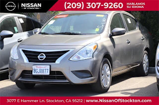 2017 Nissan Versa 1.6 SV 3N1CN7APXHL803242 2017 Nissan Versa 1.6 SV
