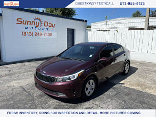 2017 Kia Forte LX 3KPFK4A76HE140600 2017 Kia Forte LX