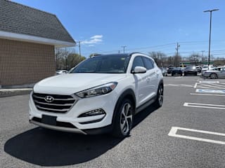 2018 Hyundai Tucson Value KM8J3CA27JU727557 2018 Hyundai Tucson Value