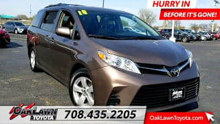 2018 Toyota Sienna LE 8-Passenger 5TDKZ3DC4JS922676 2018 Toyota Sienna LE 8-Passenger