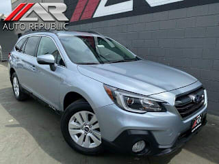 2018 Subaru Outback 2.5i Premium 4S4BSAFC8J3292938 2018 Subaru Outback 2.5i Premium