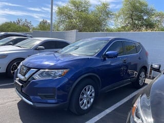 2017 Nissan Rogue S KNMAT2MT2HP607211 2017 Nissan Rogue S