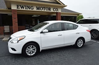 2017 Nissan Versa 1.6 S 3N1CN7AP5HL852302 2017 Nissan Versa 1.6 S