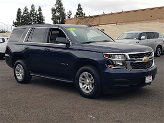 2019 Chevrolet Tahoe LT 1GNSKBKC2KR403697 2019 Chevrolet Tahoe LT