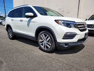 2017 Honda Pilot Touring 5FNYF6H90HB043581 2017 Honda Pilot Touring