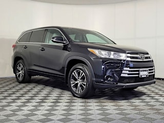2018 Toyota Highlander LE 5TDBZRFH5JS812215 2018 Toyota Highlander LE