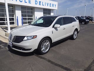 2019 Lincoln MKT Reserve 2LMHJ5AT8KBL04314 2019 Lincoln MKT Reserve
