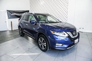 2017 Nissan Rogue 5N1AT2MVXHC835168 2017 Nissan Rogue