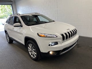 2018 Jeep Cherokee 1C4PJMDX2JD560056 2018 Jeep Cherokee