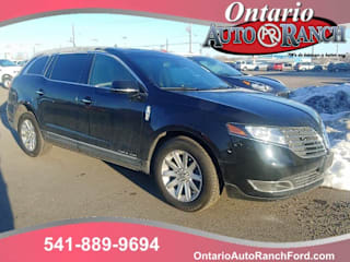 2017 Lincoln MKT Town Car 2LMHJ5NK6HBL00269 2017 Lincoln MKT Town Car