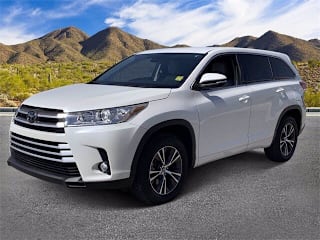 2018 Toyota Highlander LE 5TDZZRFH9JS280076 2018 Toyota Highlander LE