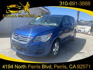 2010 Volkswagen Routan SE 2V4RW3D15AR407206 2010 Volkswagen Routan SE