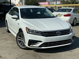 2017 Volkswagen Passat 1.8T R-Line 1VWDT7A33HC076572 2017 Volkswagen Passat 1.8T R-Line