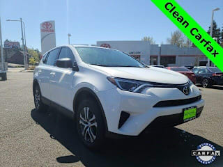 2018 Toyota RAV4 LE 2T3BFREV5JW719936 2018 Toyota RAV4 LE