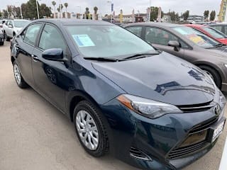 2018 Toyota Corolla LE 5YFBURHE9JP807884 2018 Toyota Corolla LE