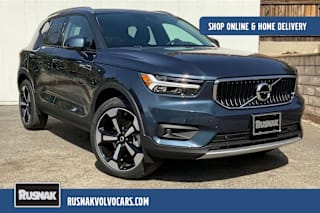 2021 Volvo XC40 T5 Momentum YV4162UK0M2498394 2021 Volvo XC40 T5 Momentum