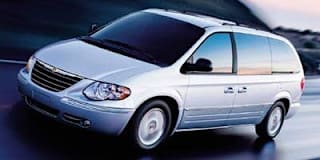 2005 Chrysler Town and Country 2C8GP54L05R524305 2005 Chrysler Town and Country