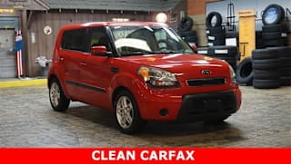 2011 Kia Soul + KNDJT2A27B7215120 2011 Kia Soul +