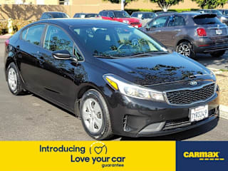 2017 Kia Forte LX 3KPFK4A76HE030758 2017 Kia Forte LX