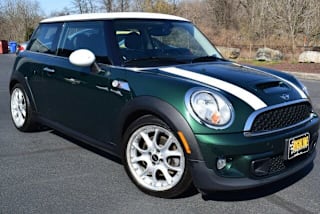 2011 MINI Cooper S WMWSV3C5XBTY21852 2011 MINI Cooper S