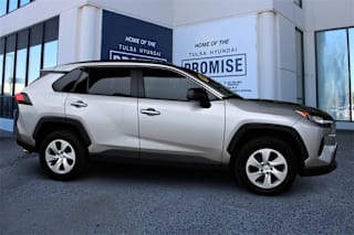 2019 Toyota RAV4 LE 2T3H1RFV8KW052174 2019 Toyota RAV4 LE