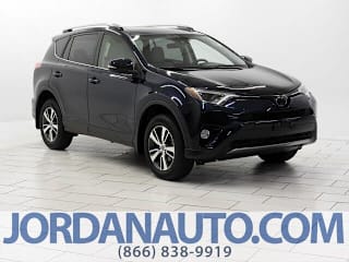 2018 Toyota RAV4 XLE JTMRFREV0JJ231197 2018 Toyota RAV4 XLE