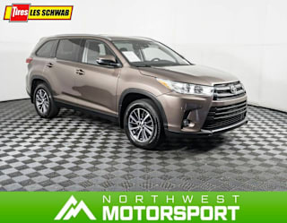 2019 Toyota Highlander XLE 5TDJZRFH0KS979837 2019 Toyota Highlander XLE