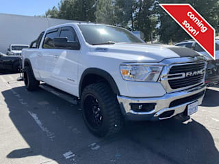 2019 Ram Pickup 1500 1C6RREMG9KN891520 2019 Ram Pickup 1500