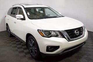 2017 Nissan Pathfinder Platinum 5N1DR2MN8HC676064 2017 Nissan Pathfinder Platinum