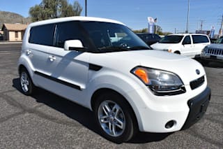 2011 Kia Soul + KNDJT2A24B7328944 2011 Kia Soul +