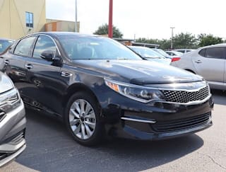 2017 Kia Optima EX 5XXGU4L32HG160584 2017 Kia Optima EX