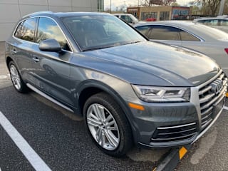 2018 Audi Q5 WA1CNAFY2J2127852 2018 Audi Q5