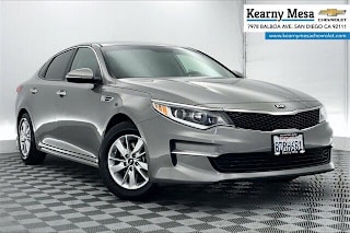 2018 Kia Optima 5XXGT4L3XJG215713 2018 Kia Optima