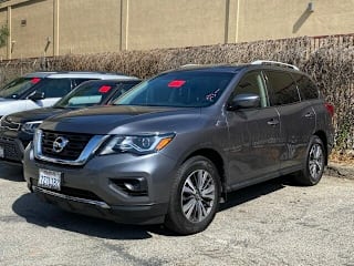 2017 Nissan Pathfinder S 5N1DR2MN8HC913863 2017 Nissan Pathfinder S