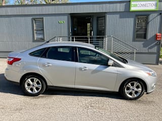 2013 Ford Focus SE 1FADP3F24DL275954 2013 Ford Focus SE