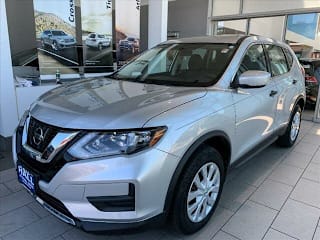 2017 Nissan Rogue S KNMAT2MV5HP588414 2017 Nissan Rogue S