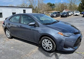 2018 Toyota Corolla LE 2T1BURHE5JC077990 2018 Toyota Corolla LE