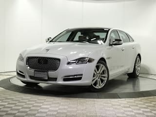 2017 Jaguar XJL Portfolio SAJWJ2GD0H8W06814 2017 Jaguar XJL Portfolio
