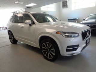 2018 Volvo XC90 T5 Momentum 7-Passenger YV4102PK8J1390443 2018 Volvo XC90 T5 Momentum 7-Passenger