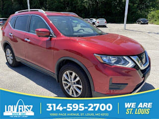2017 Nissan Rogue SV 5N1AT2MT0HC828440 2017 Nissan Rogue SV
