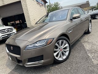 2017 Jaguar XF 35t Prestige SAJBK4BV9HCY47582 2017 Jaguar XF 35t Prestige