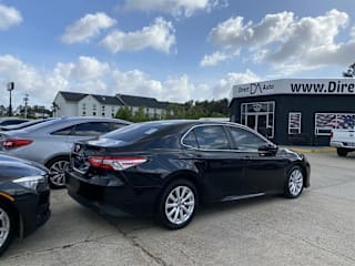 2018 Toyota Camry LE 4T1B11HK1JU593665 2018 Toyota Camry LE