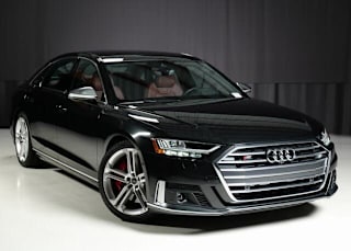 2021 Audi S8 WAU8SAF81MN011028 2021 Audi S8