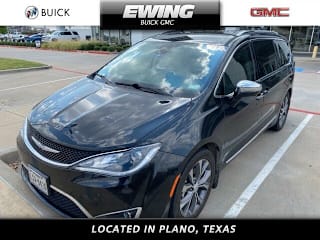 2017 Chrysler Pacifica Limited 2C4RC1GG0HR504556 2017 Chrysler Pacifica Limited