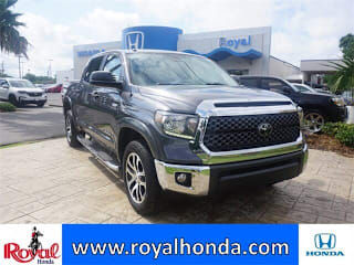 2018 Toyota Tundra SR5 5TFEY5F15JX231979 2018 Toyota Tundra SR5